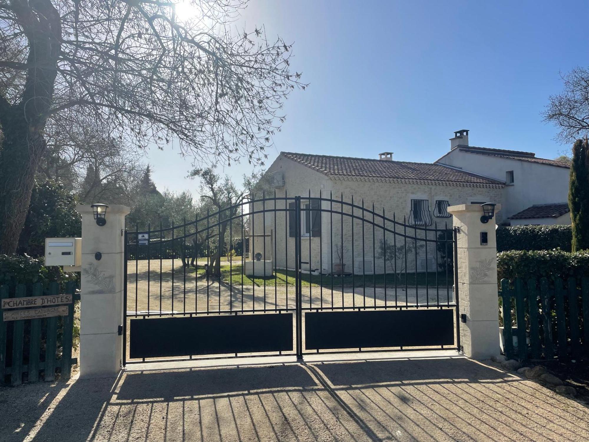 Bed and Breakfast Arles Campagne Location "La Campagn'Arles" Exterior foto